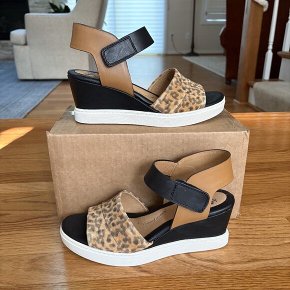 Sofft Wedge Sandals - NWOT (10M) - Picture 2 of 5